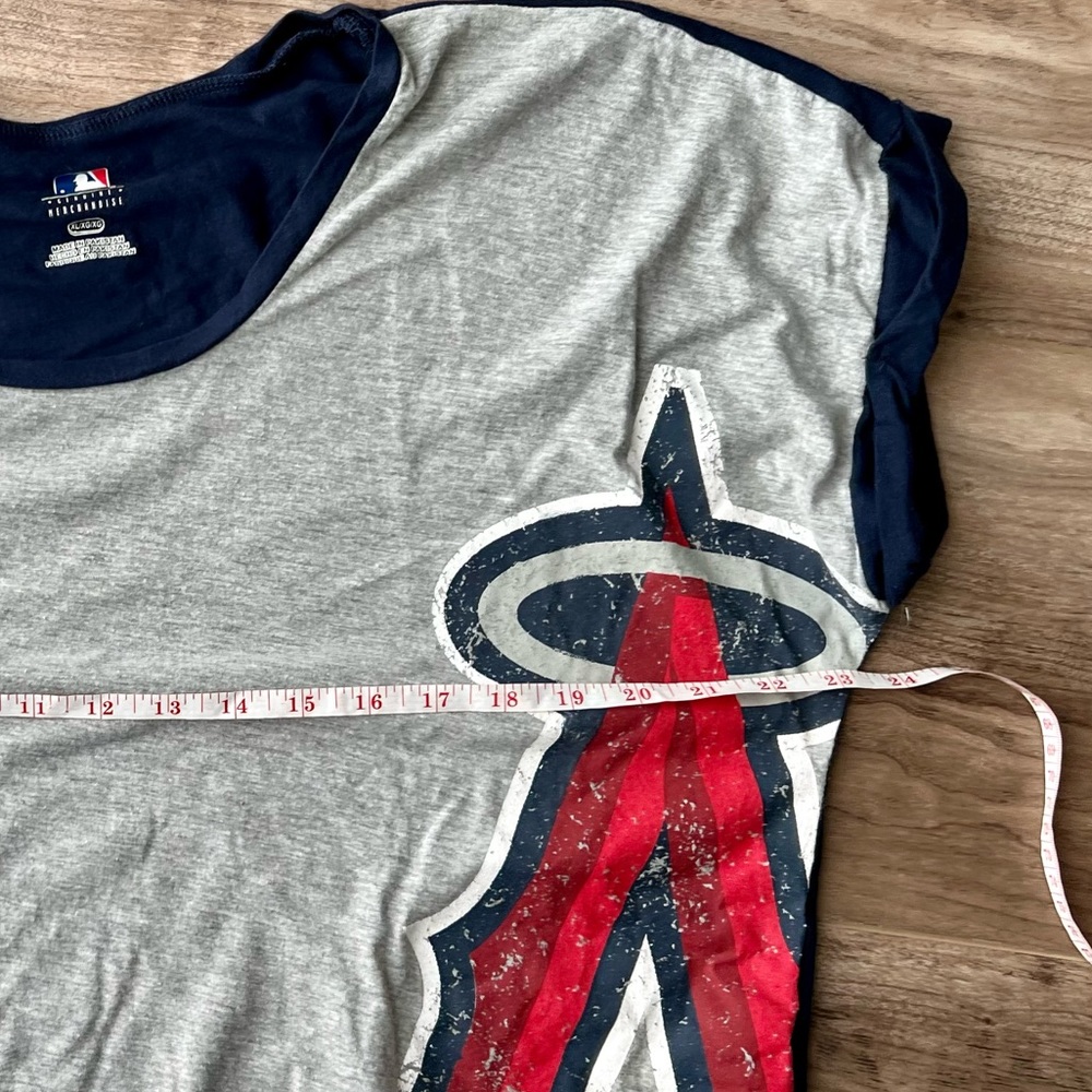 MLB ladies LA angels t-shirt XL gray and navy - Picture 5 of 8
